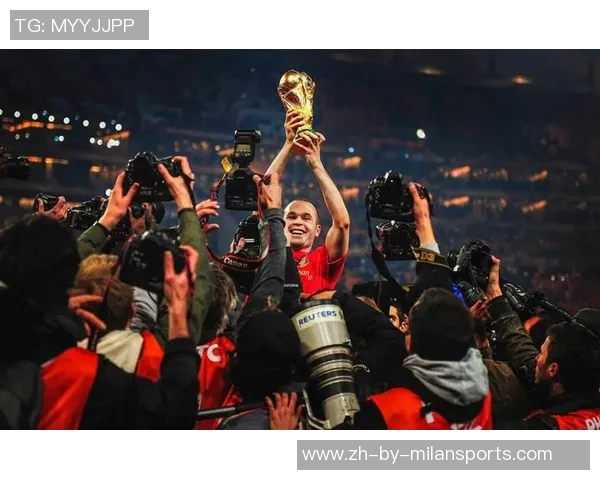 足球经典瞬间回顾与传奇球员的辉煌历程探讨